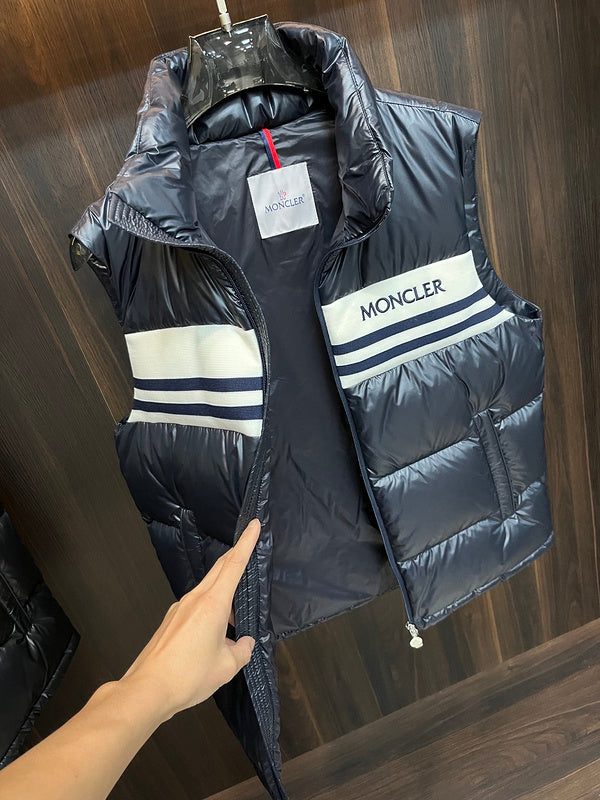 1039 | Moncler