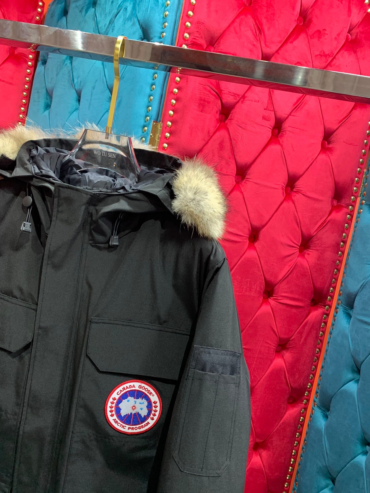 190 |  canada goose