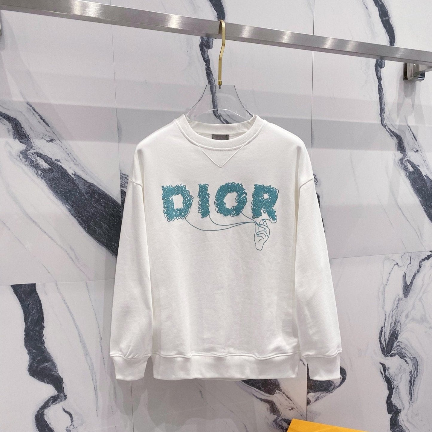 377  |  Dior