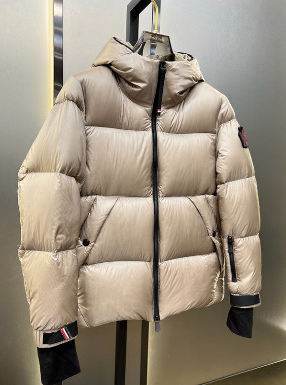 323 | Moncler