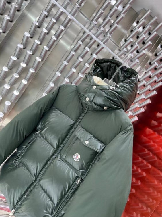 324 | Moncler