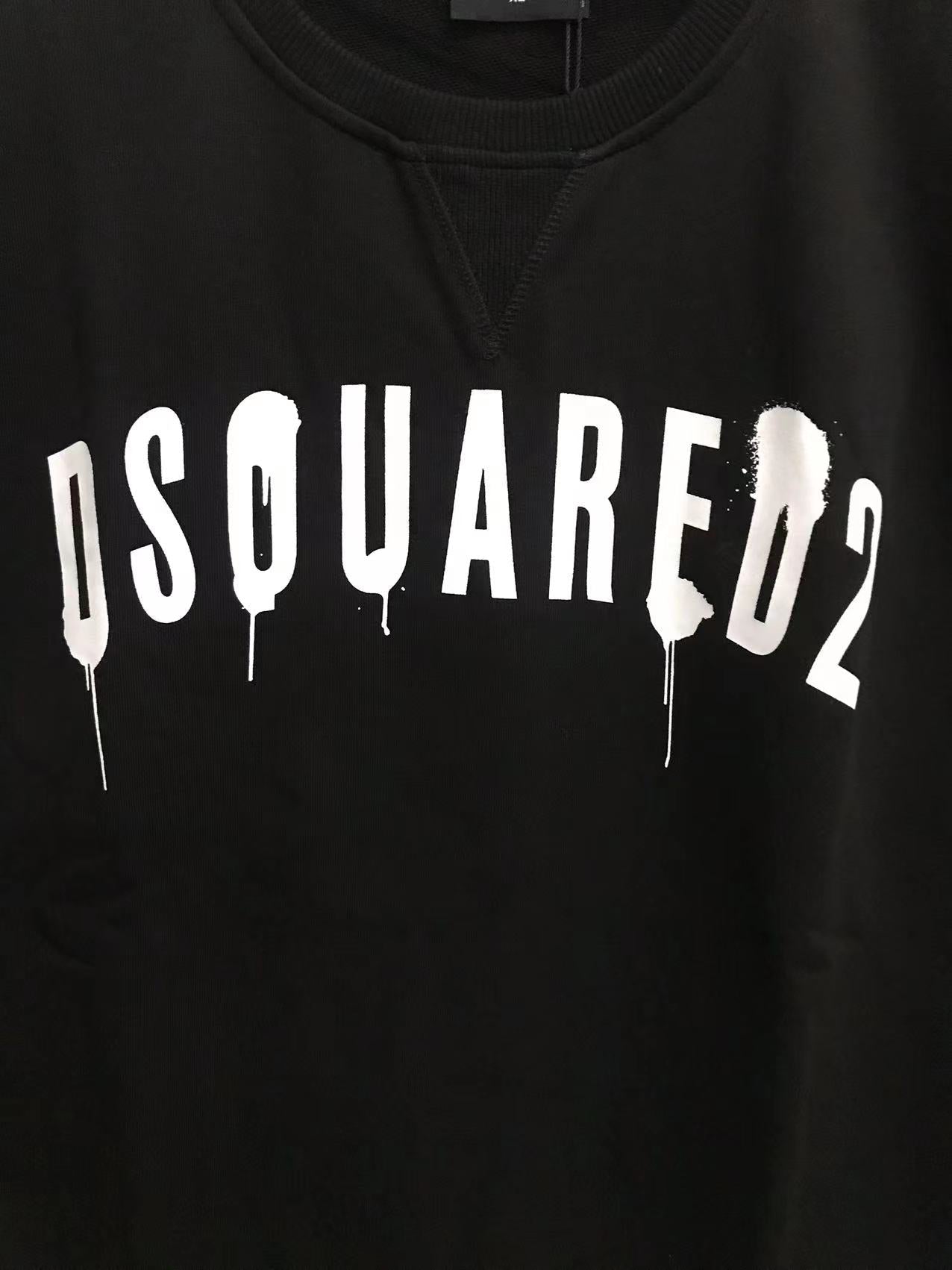 739 | DSQUARED2