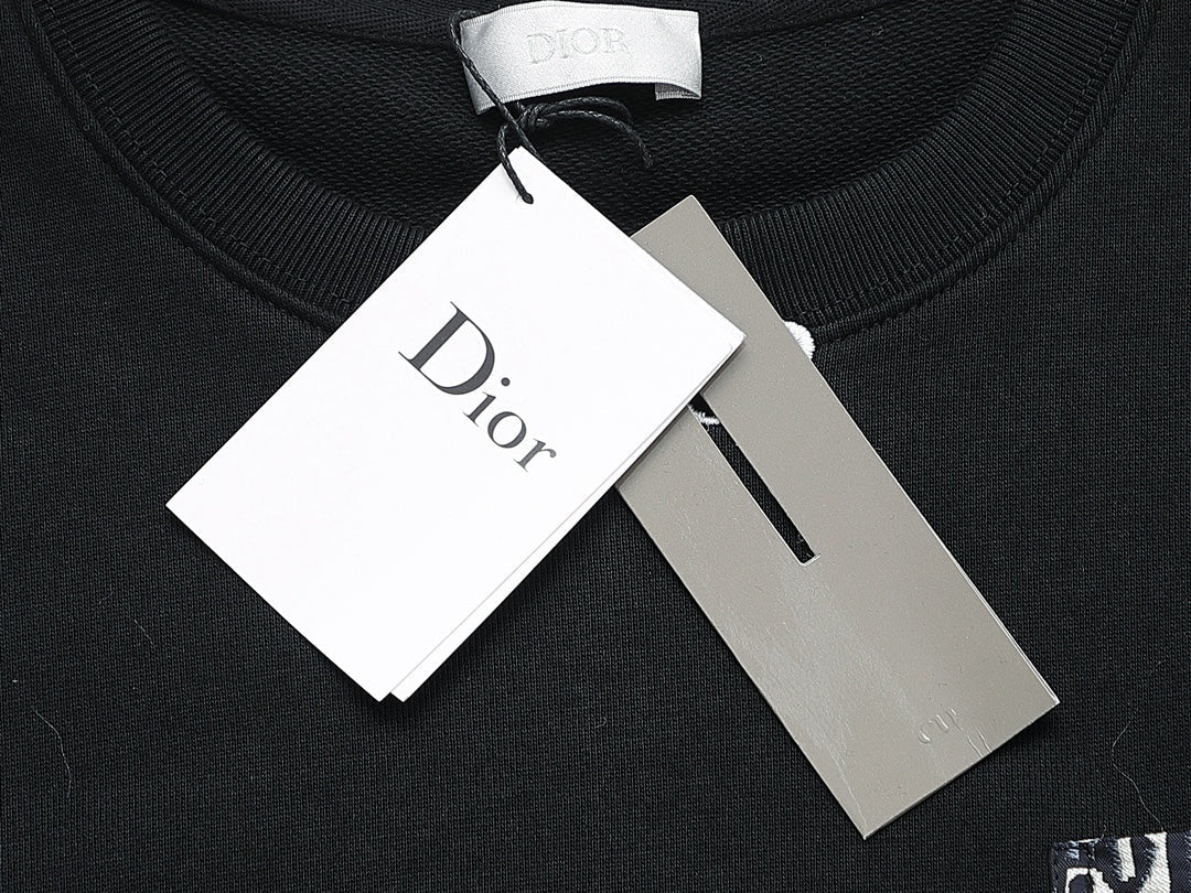 382  |  Dior