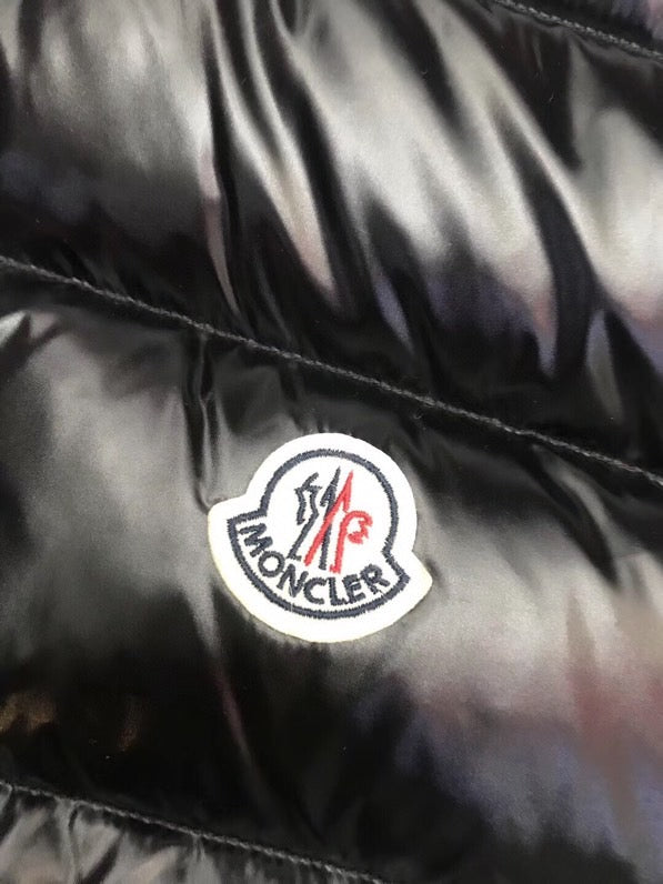 1056 | Moncler